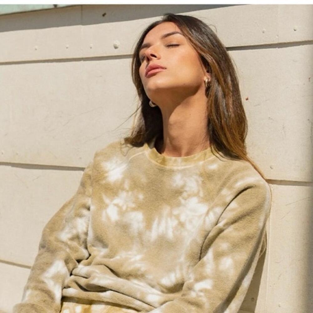 FEAT NWT Latte Tie Dye  Blanket Blend Crew Neck Sweatshirt Size Large